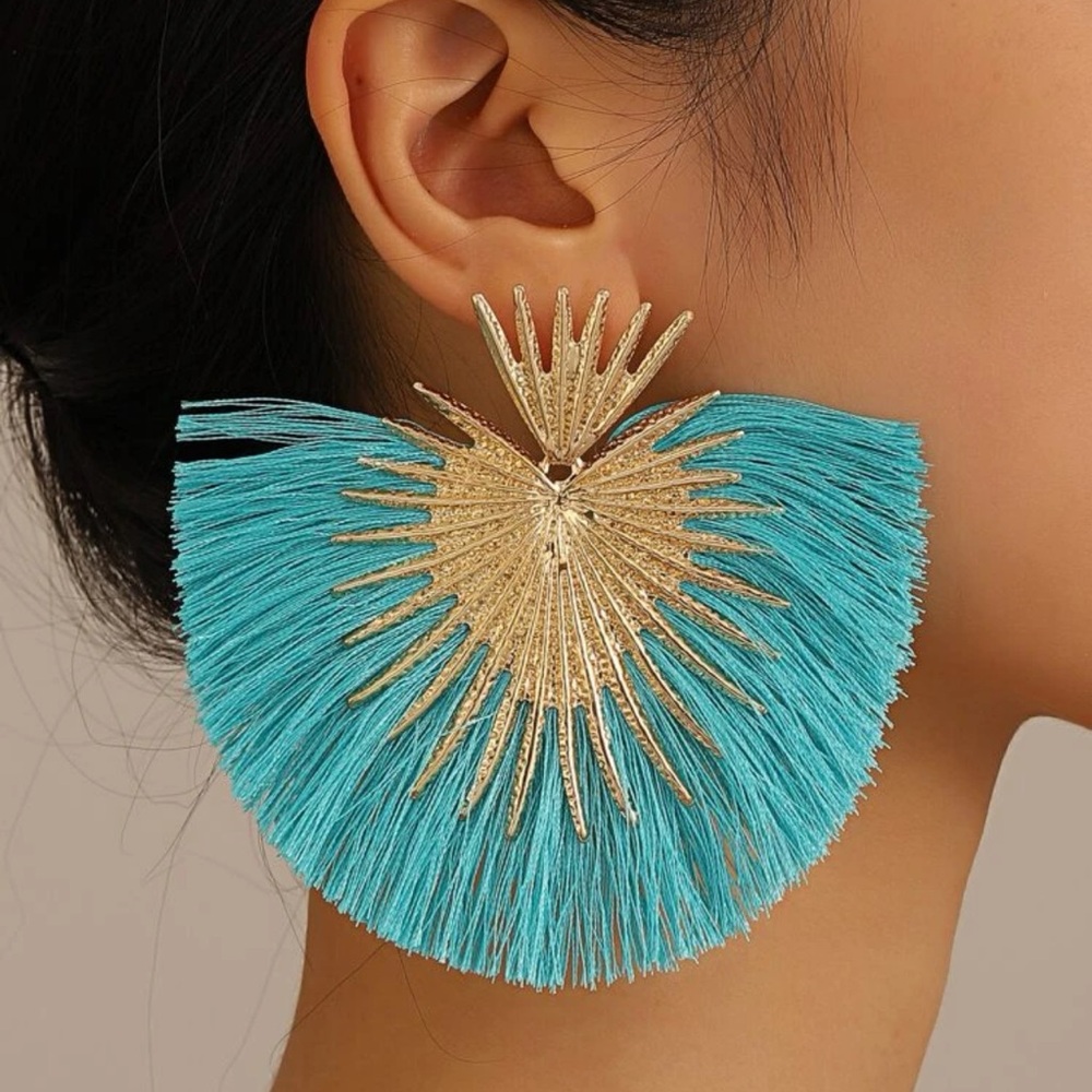 Fanned Out Metal Fringe Earrings - Blue